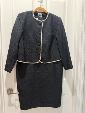 NWOT Leslie Fay two-piece Suit